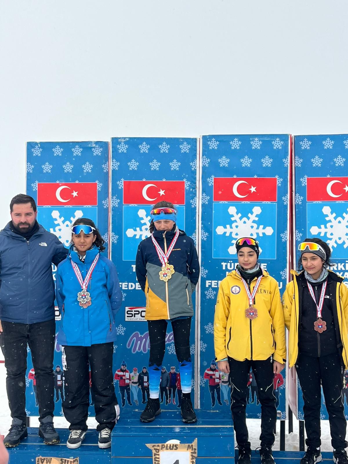 RİZE TAKIMLARI KAYAKLI KOŞUDA 19 MADALYA KAZANDI