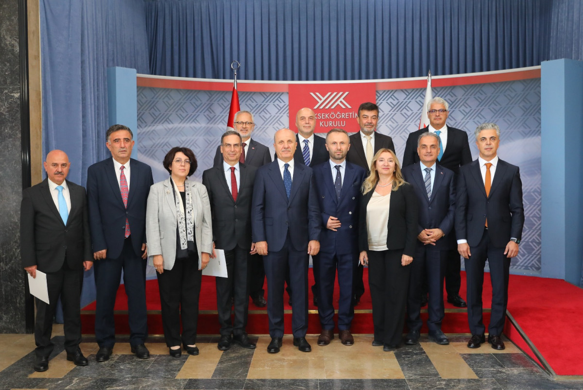 RTEÜ REKTÖRLÜĞÜNE YENİDEN ATANAN PROF. DR. YILMAZ MAZBATASINI TESLİM ALDI