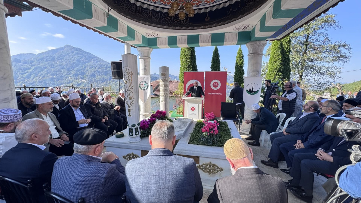 RİZE'NİN MANEVİ MİMARLARINDAN MERHUM ZAVENDİKLİ MUSTAFA HOCA DUALARDA YÂD EDİLDİ 