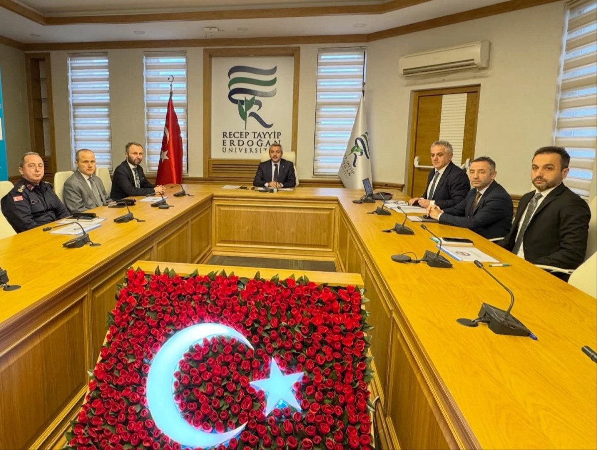 RTEÜ 'DE GÜVENLİK TEDBİRLERİ TOPLANTISI GERÇEKLEŞTİRİLDİ