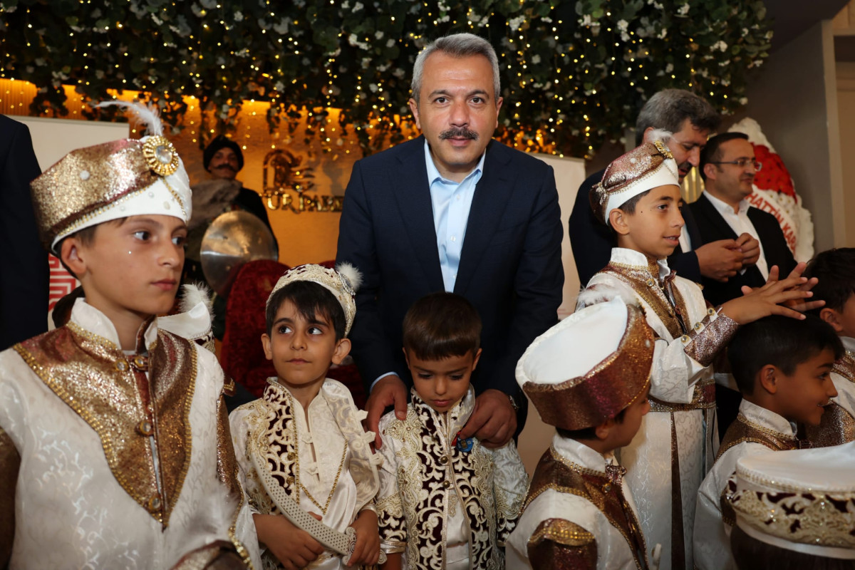 RİZE 'DE AİLELERİ MUTLU EDEN TOPLU SÜNNET TÖRENİ GERÇEKLEŞTİ 