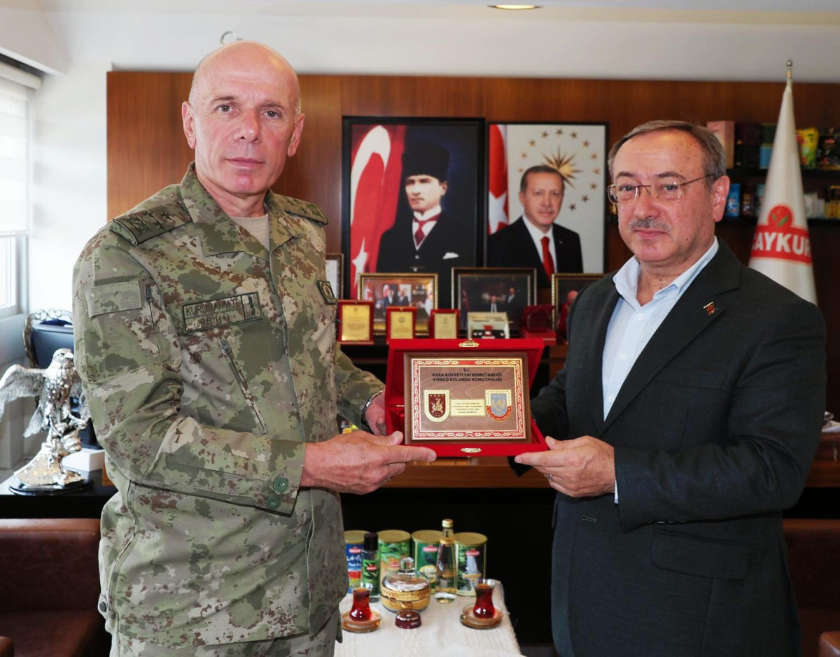 ANKARA 4. KOLORDU KOMUTANI KORGENERAL KURUMAHMUT'DAN ÇAYKUR GENEL MÜDÜRÜ ALİM 'E ZİYARET 